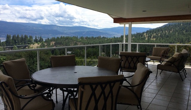 Wine Lover's Paradise with Spectacular Lake and Vineyard Views.