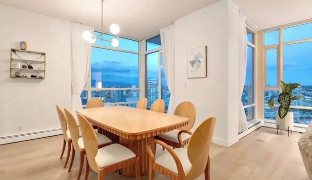 Yaletown Sub-Penthouse overlooking False Creek