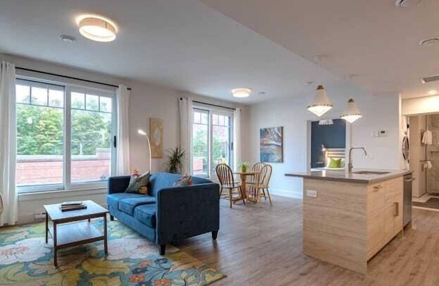 201 - Downtown Wolfville Boutique Apartment