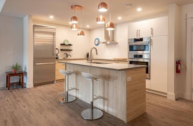 303 - Wolfville Luxury Apartment with 2 King Beds