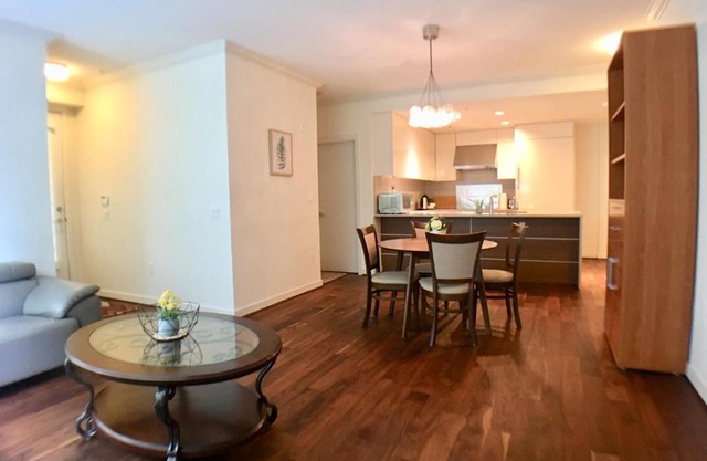 Cozy 3 Bedrooms Condo in UBC
