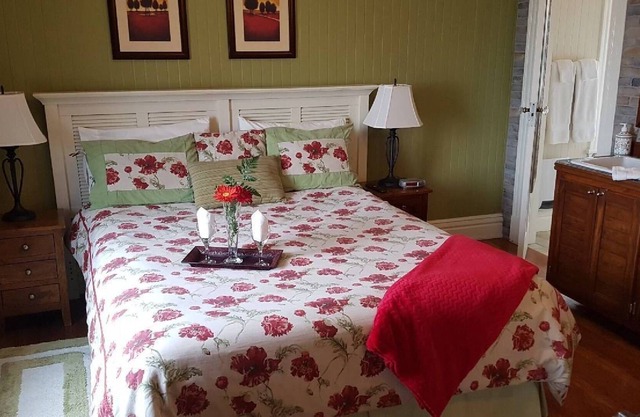 In the heart of Matane, the Bruine Océane Inn is a little gem ready to welcome y