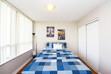 Luxurious 2BR & 2BTH in Mississauga Downtown in Mississauga