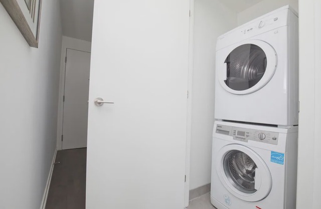 Luxury Cozy Condo in Downtown Toronto | King St.