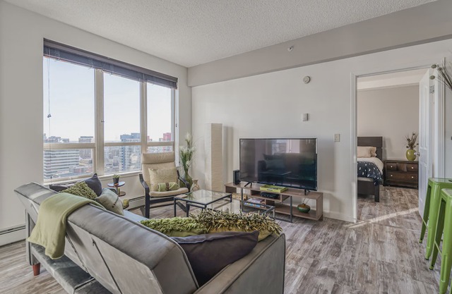 ✨Stunning Suite | Downtown Living at it's Finest!