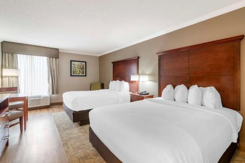 Liverpool Syracuse Inn 