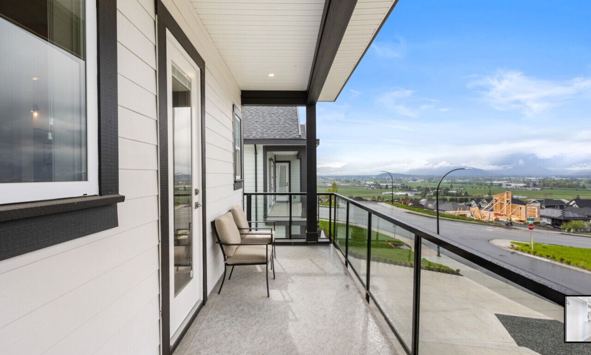 Eastern Hillsides House | Birchwood Retreat | Family Friendly | King Bed