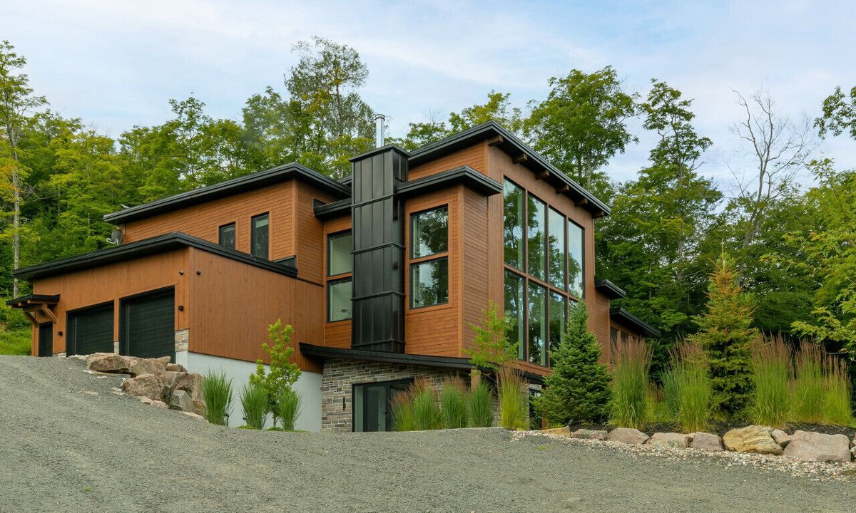 Morin Heights House | Kicking Horse - Ski in SKi out