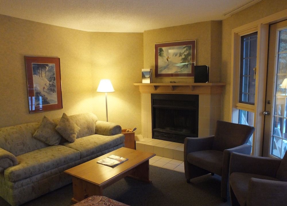 Photo of Livingroom in Lake Louise