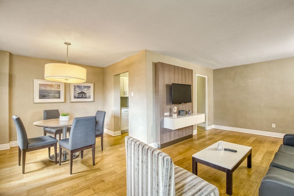 Photo of Livingroom in Church and Wellesley