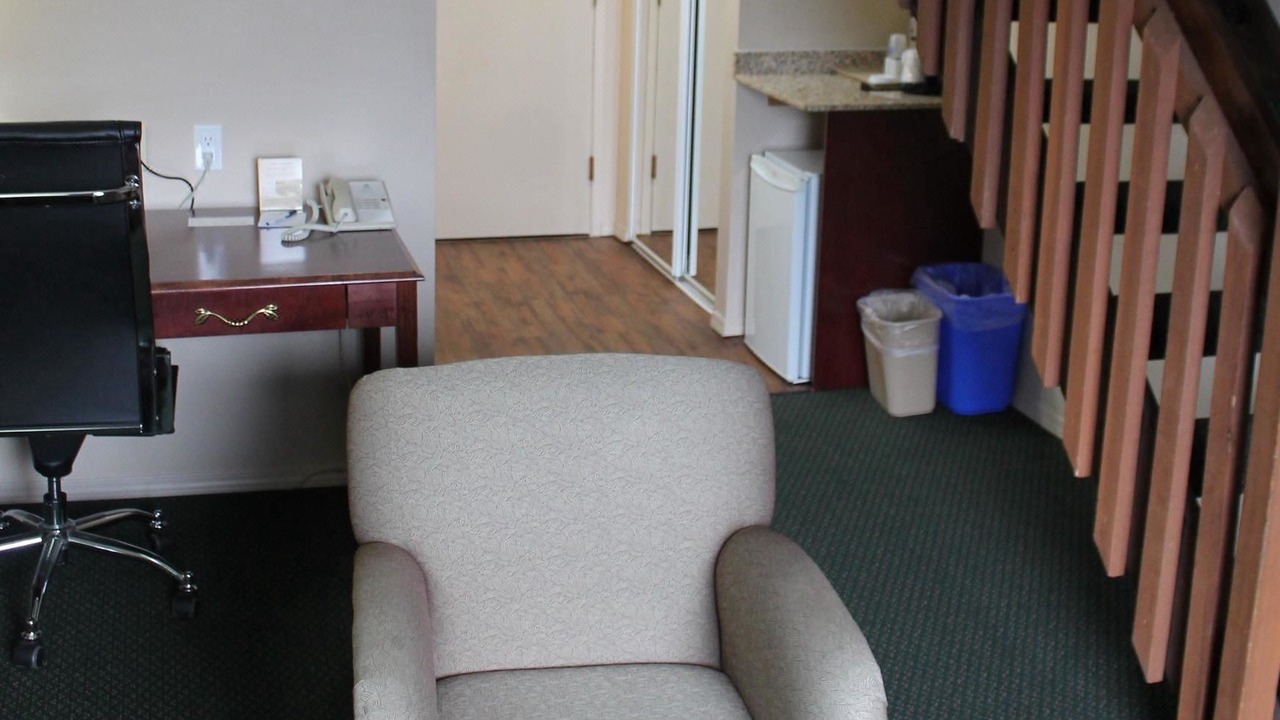 Photo of Livingroom in Campbell River