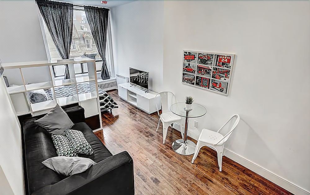 Photo of Livingroom in Shaughnessy Village