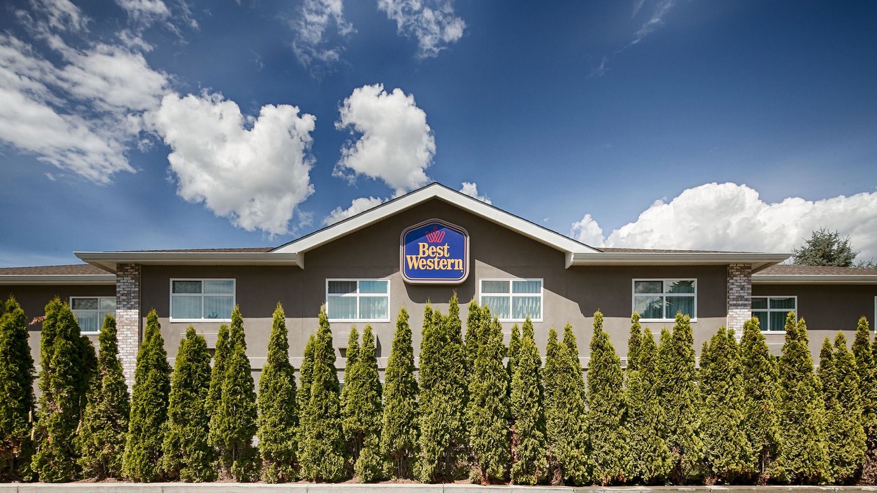 Photo of Buildings in Sicamous
