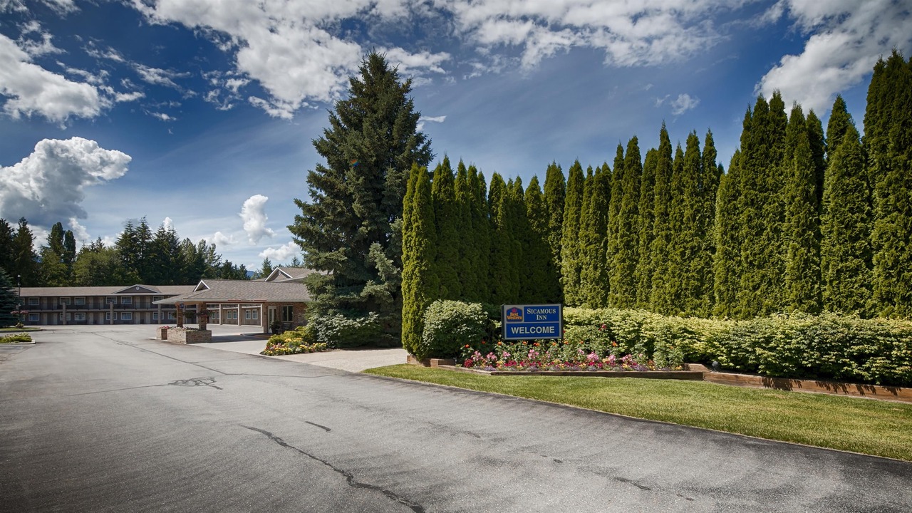 Photo of Others in Sicamous