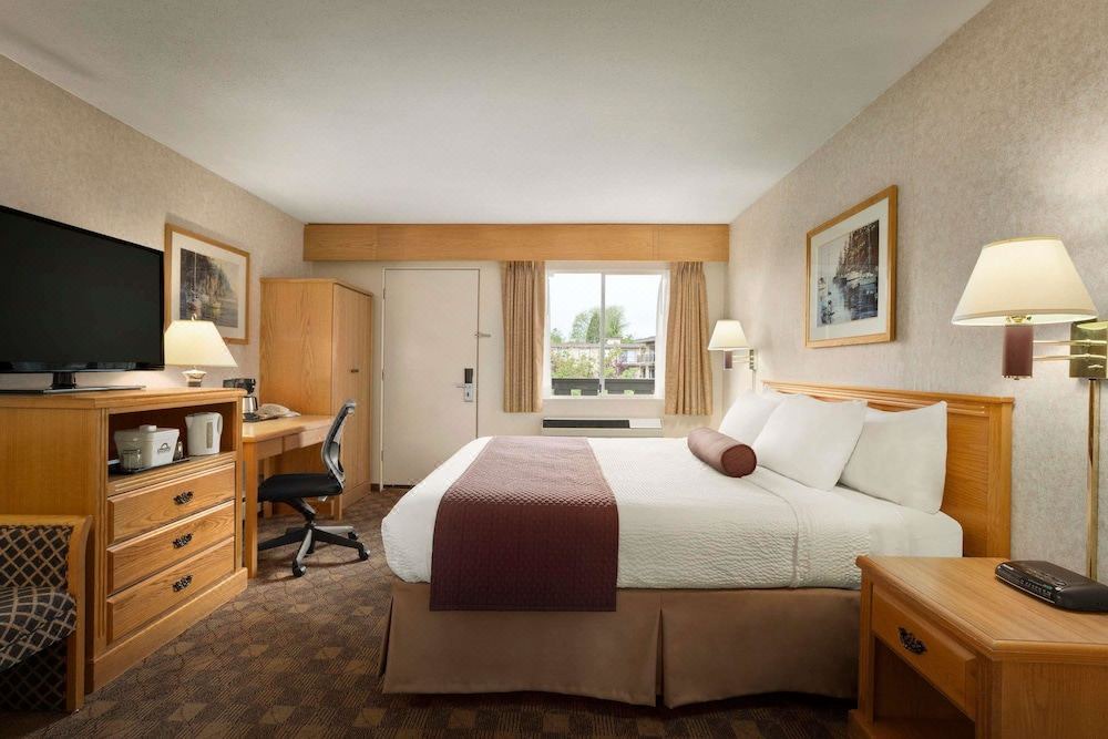 Photo of Bedroom in Gorge -Tillicum Area