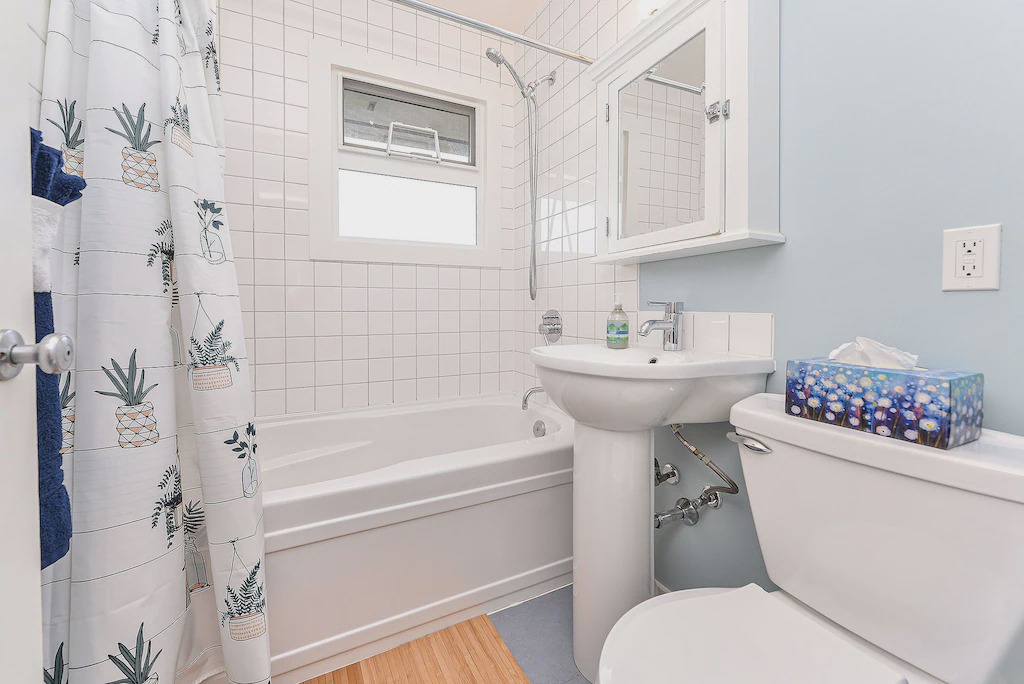 Photo of Bathroom in Fernwood