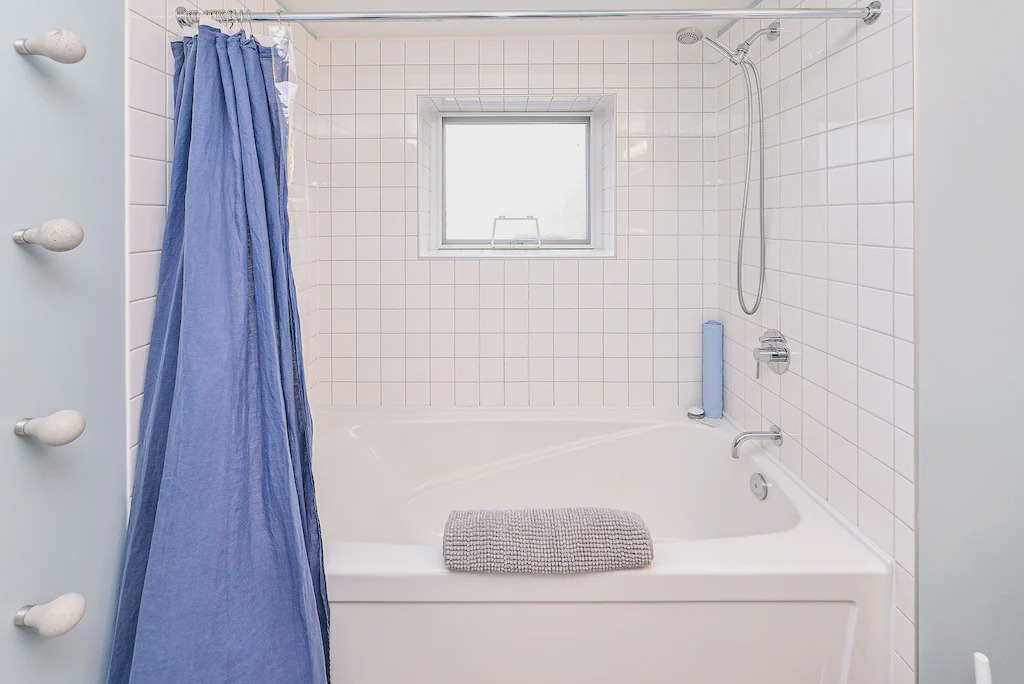 Photo of Bathroom in Fernwood