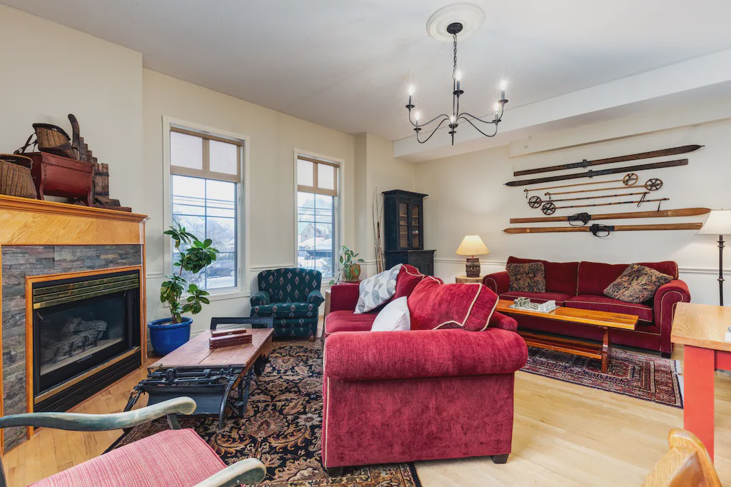 Photo of Livingroom in Revelstoke
