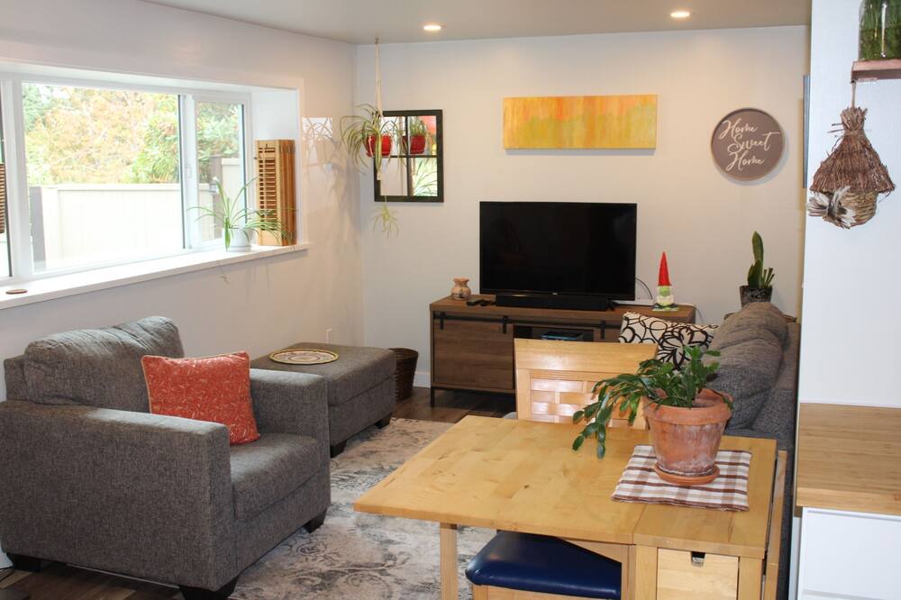 Photo of Livingroom in Saanich West