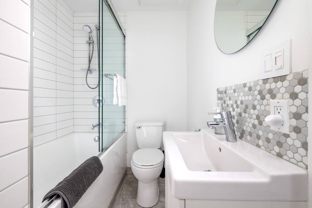 Photo of Bathroom in Coal Harbour