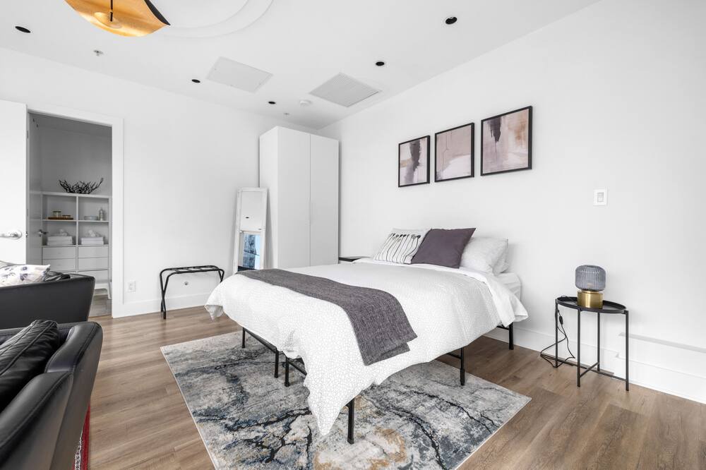 Photo of Bedroom in Coal Harbour