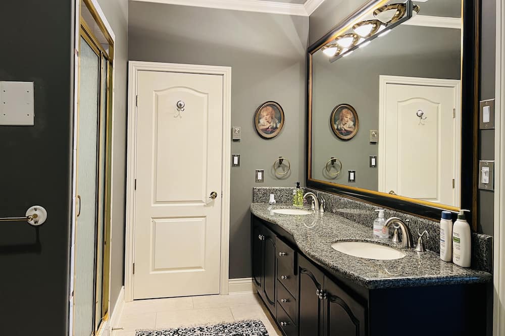 Photo of Bathroom in Lower Sumas Mountain
