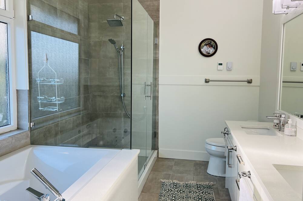 Photo of Bathroom in Lower Sumas Mountain