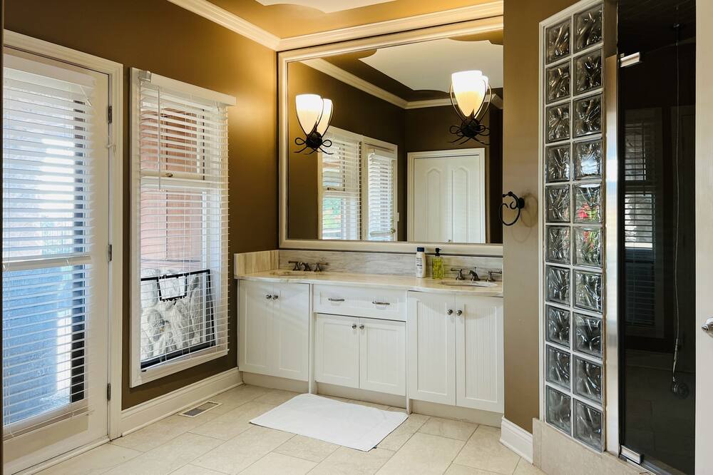 Photo of Bathroom in Lower Sumas Mountain