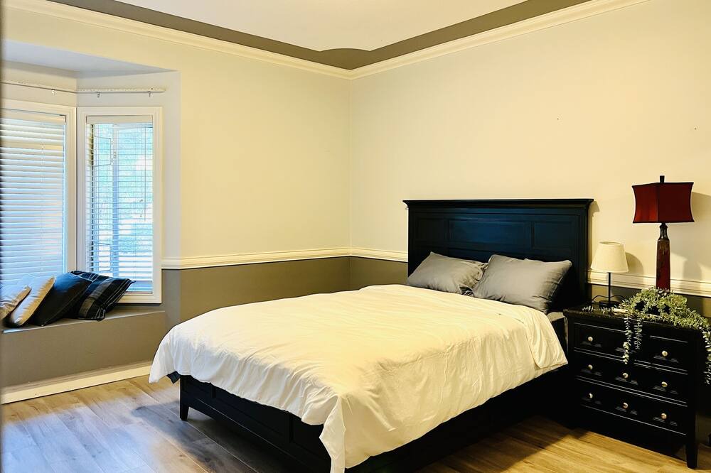 Photo of Bedroom in Lower Sumas Mountain