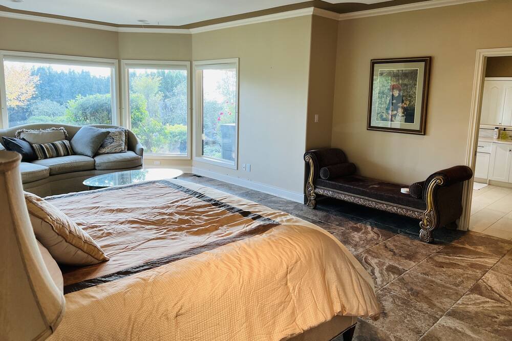 Photo of Bedroom in Lower Sumas Mountain