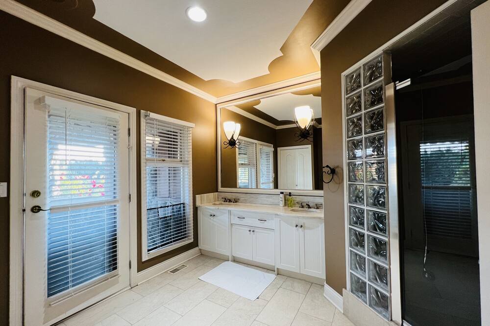 Photo of Bathroom in Lower Sumas Mountain