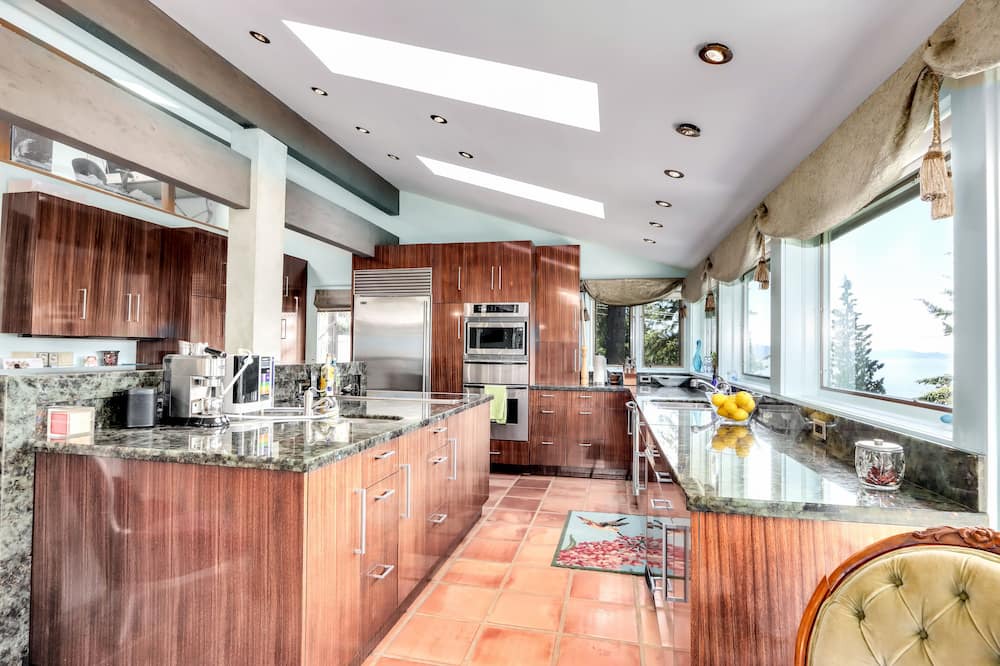 Photo of Kitchen in Lions Bay