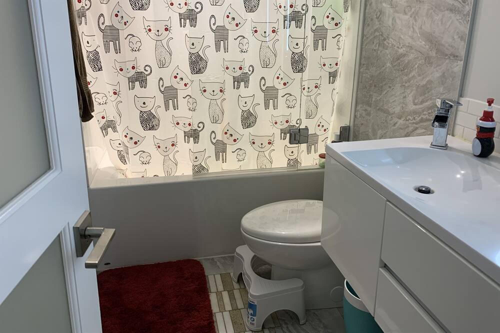 Photo of Bathroom in Saanich West