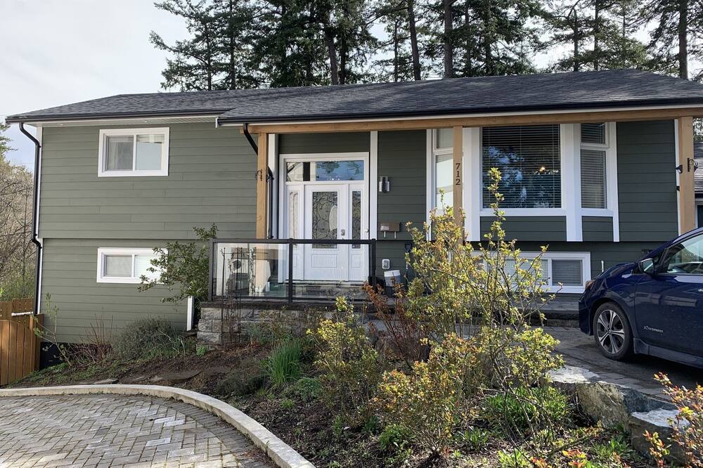Photo of Others in Saanich West