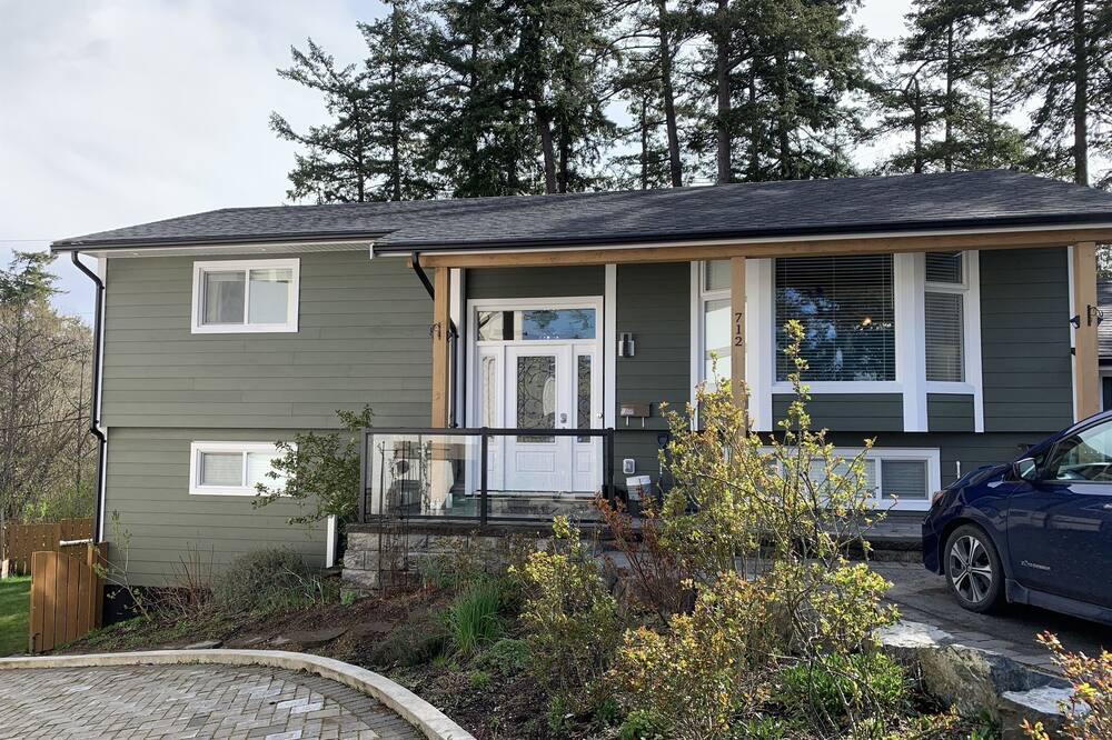 Photo of Others in Saanich West