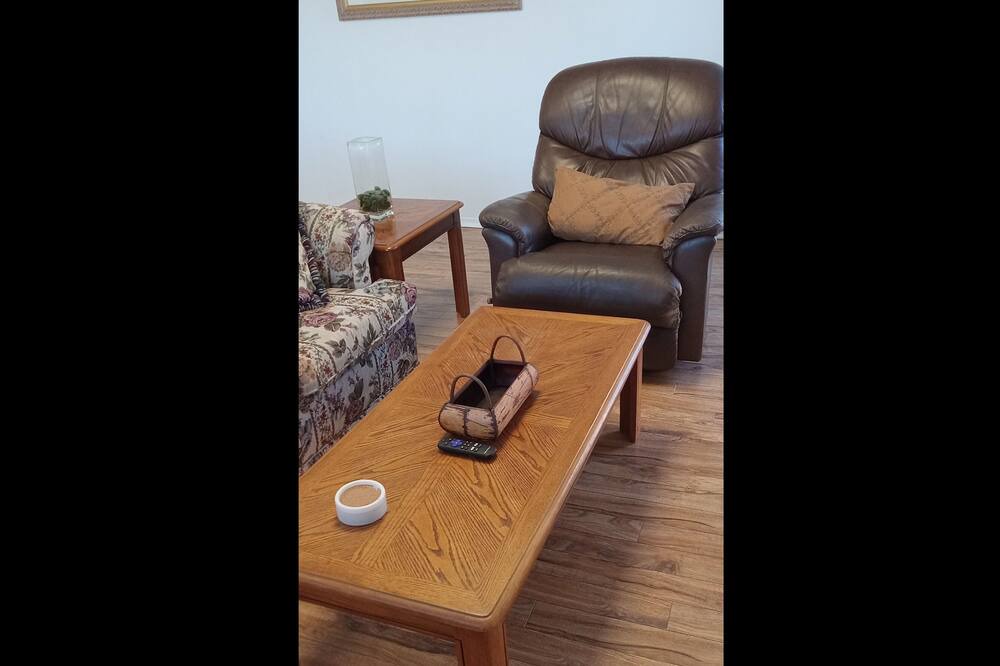 Photo of Livingroom in Saanich West