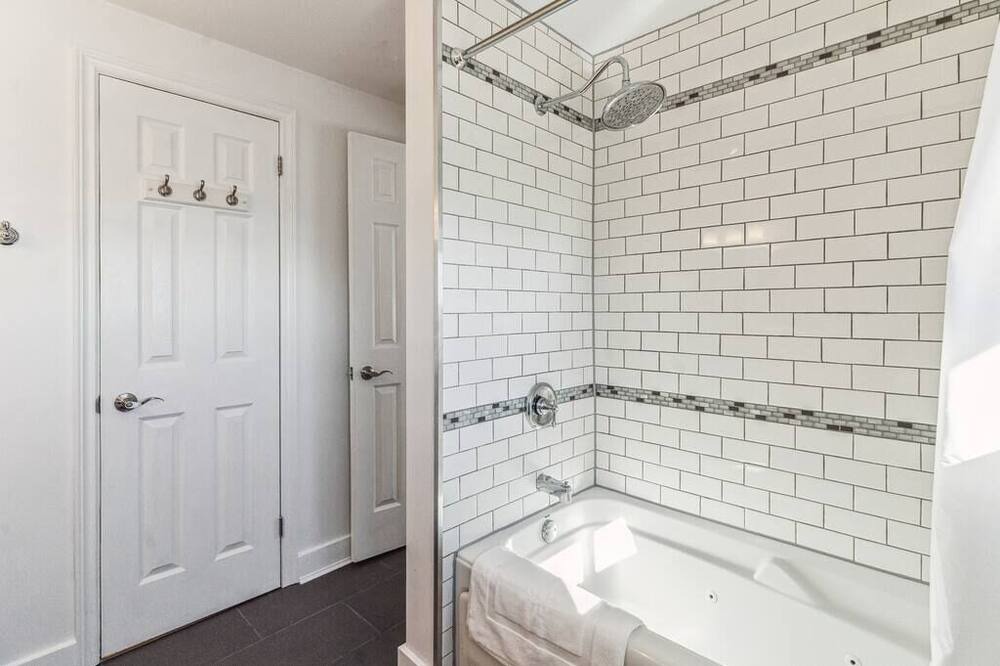 Photo of Bathroom in Greenbank