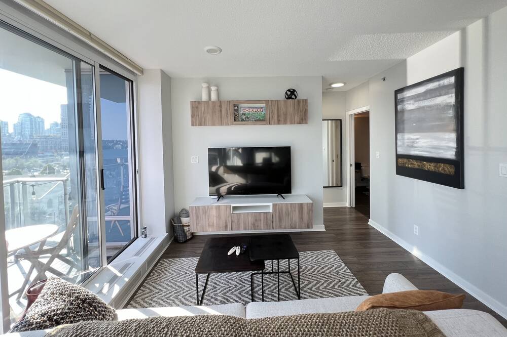 Photo of Livingroom in Crosstown