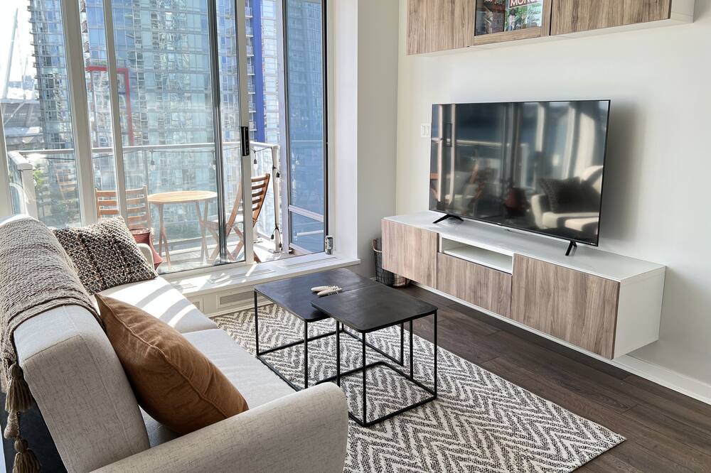 Photo of Livingroom in Crosstown