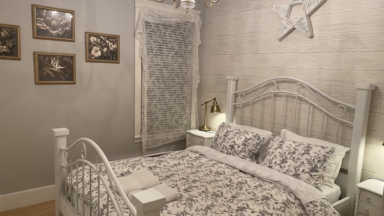 Photo of Bedroom in Central Lonsdale