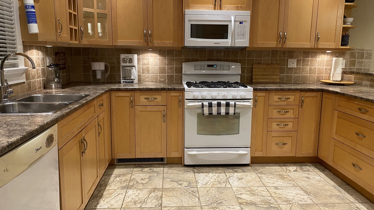 Photo of Kitchen in Central Lonsdale