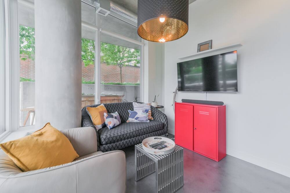 Photo of Livingroom in Bridgeland