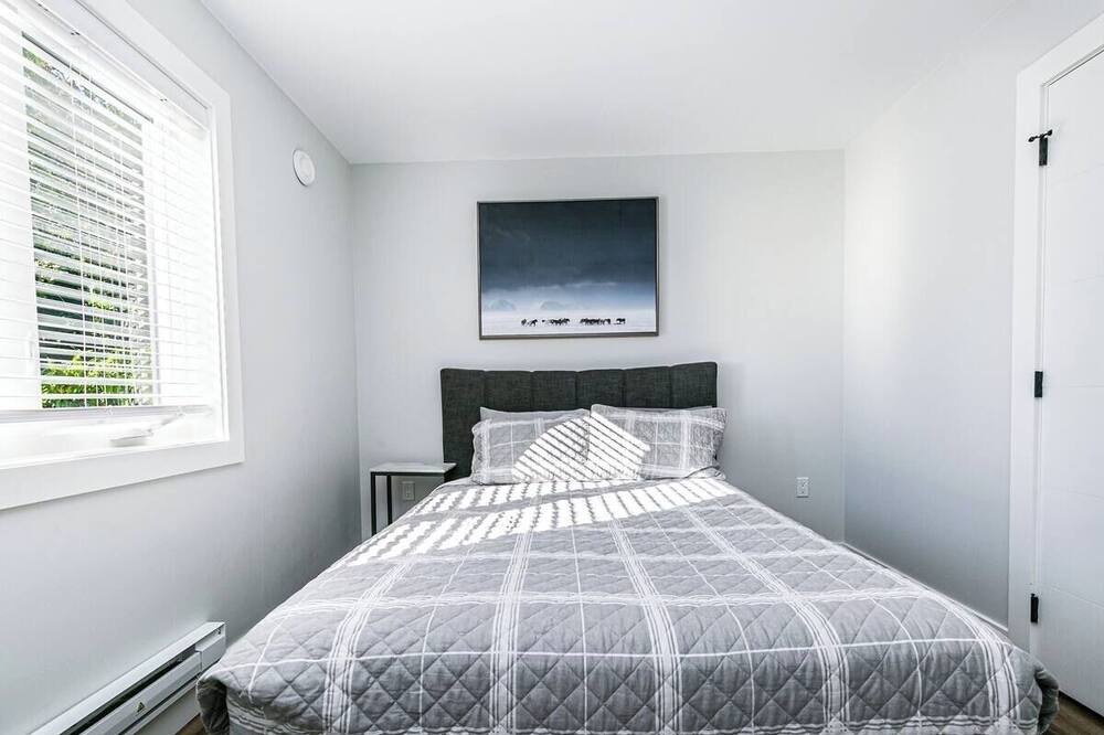 Photo of Bedroom in Saanich West