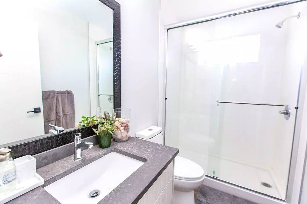 Photo of Bathroom in Saanich West