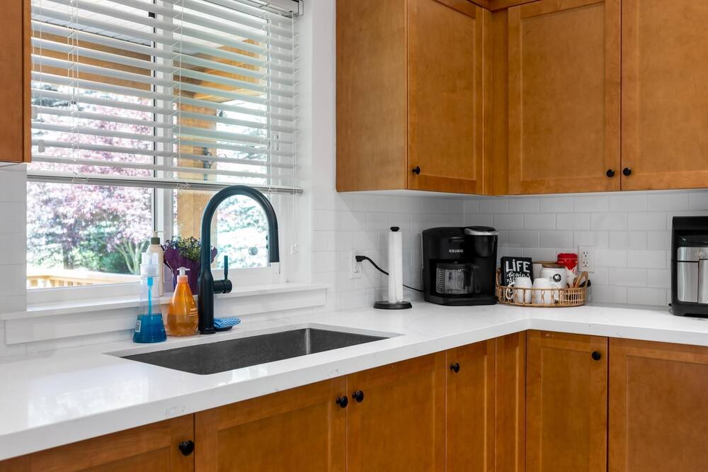 Photo of Kitchen in Lindell Beach