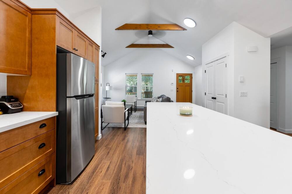 Photo of Kitchen in Lindell Beach