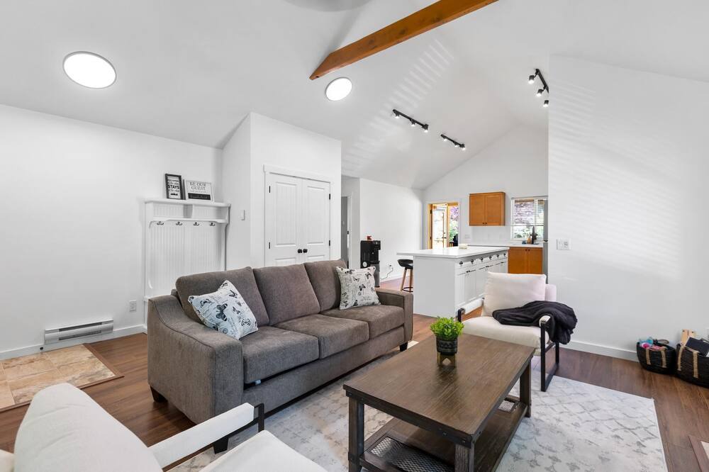 Photo of Livingroom in Lindell Beach