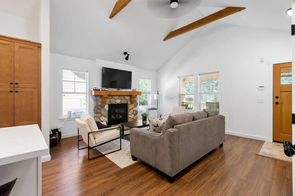 Photo of Livingroom in Lindell Beach