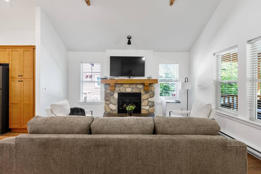 Photo of Livingroom in Lindell Beach
