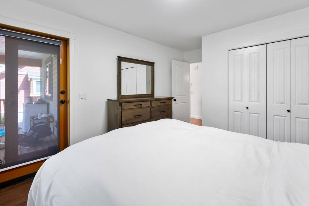 Photo of Bedroom in Lindell Beach